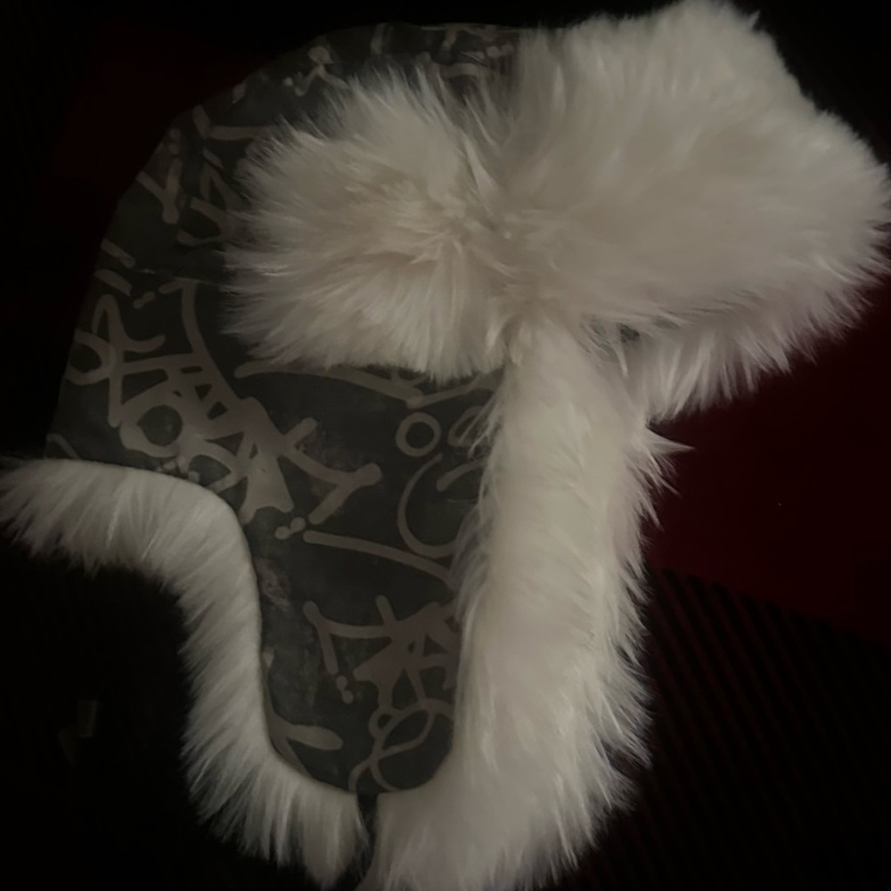 White & grey fluffy hat